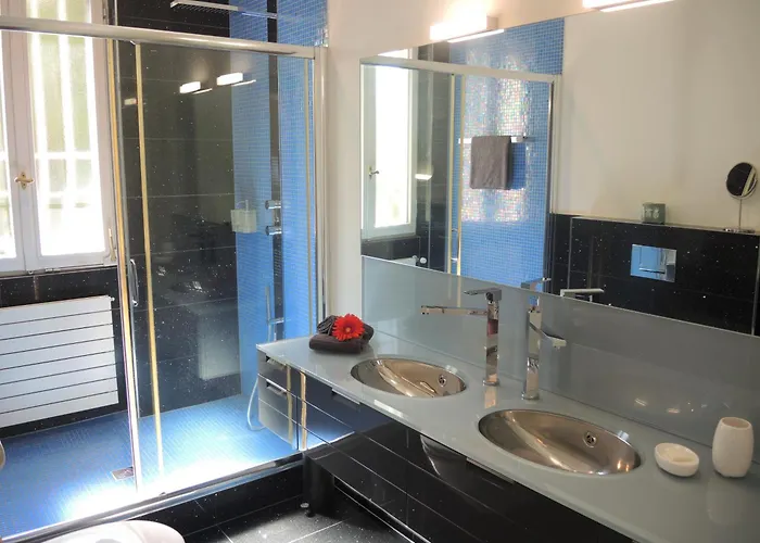 Dora Attika By Fewotessin Locarno